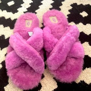 New never worn ugg flip flop slippers purple size 10